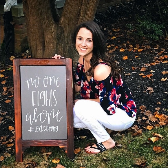 Meet your Posher, Lexi - Picture 1 of 2